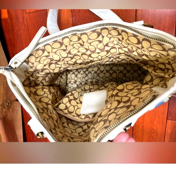 Coach purse - Picture 2 of 7